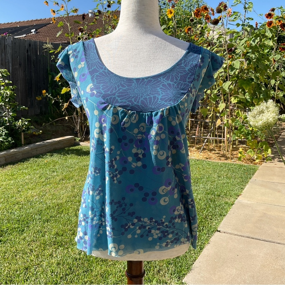 VTG Y2K Sweet Pea Size M Fitted Mesh Semi-Sheer Floral Flutter Sleeve Top Blue